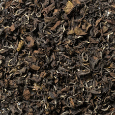 Feuilles de wulong Beauté Orientale de Lai Chau, thé vietnamien semi-oxydé aux arômes de miel et fruits mûrs