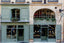 Façade historique de la Maison Verlet, torréfacteur artisanal parisien depuis 1880, rue Saint-Honoré avec devantures vertes