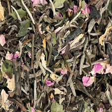 Thé blanc Vietnam baies Timur pétales roses séchés mélange fleuri zesté Verlet